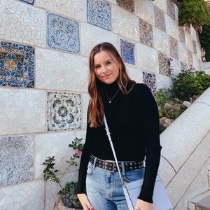 Meet your Posher, Julia